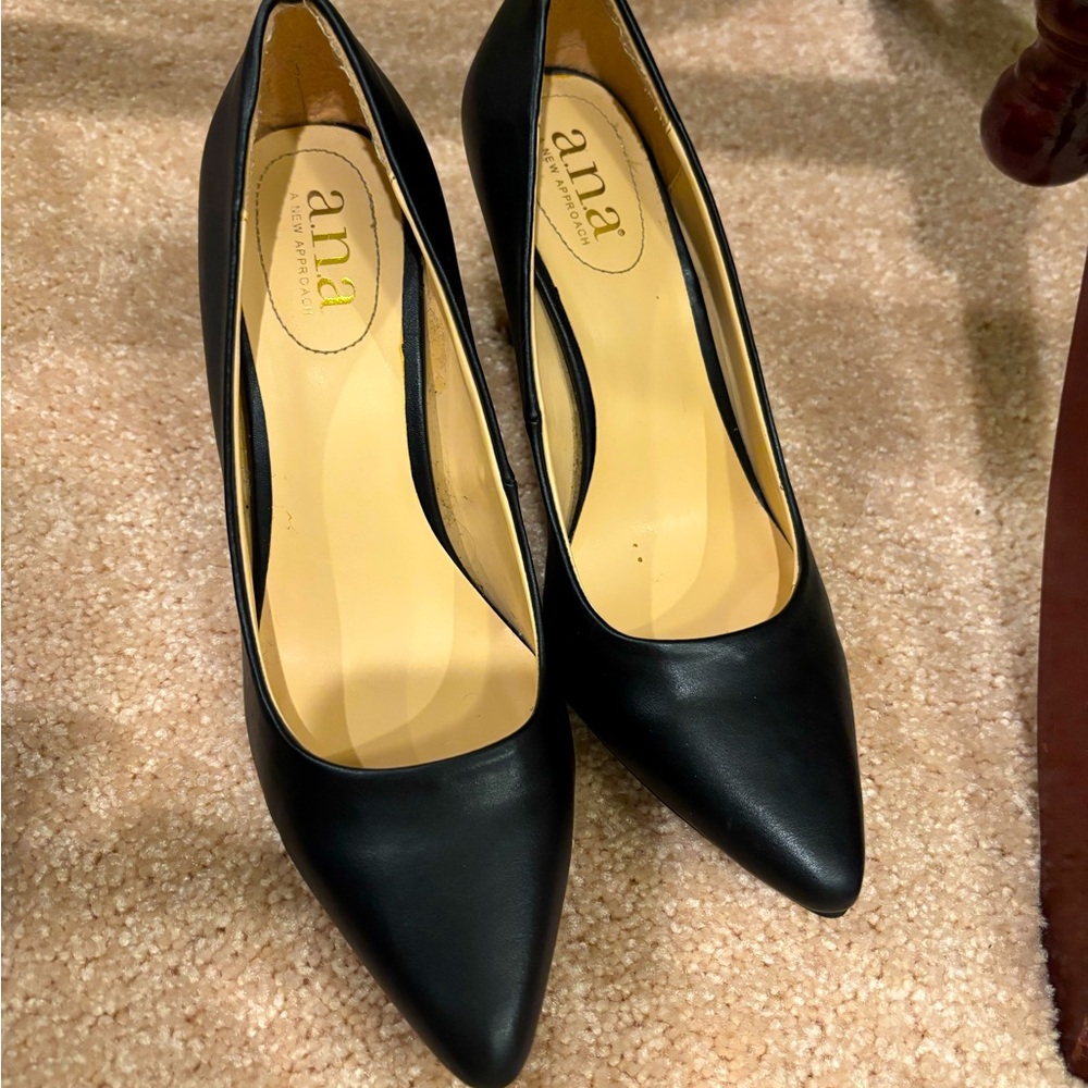 a.n.a‎ Black Pointed Toe Pumps Size 6 Heels